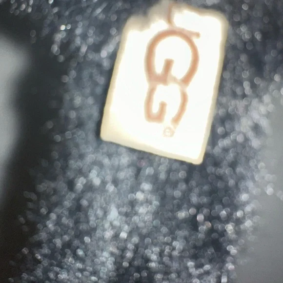 UGG Earmuffs - Picture 4 of 6